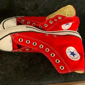 Red converse shoes very comfortable shoes